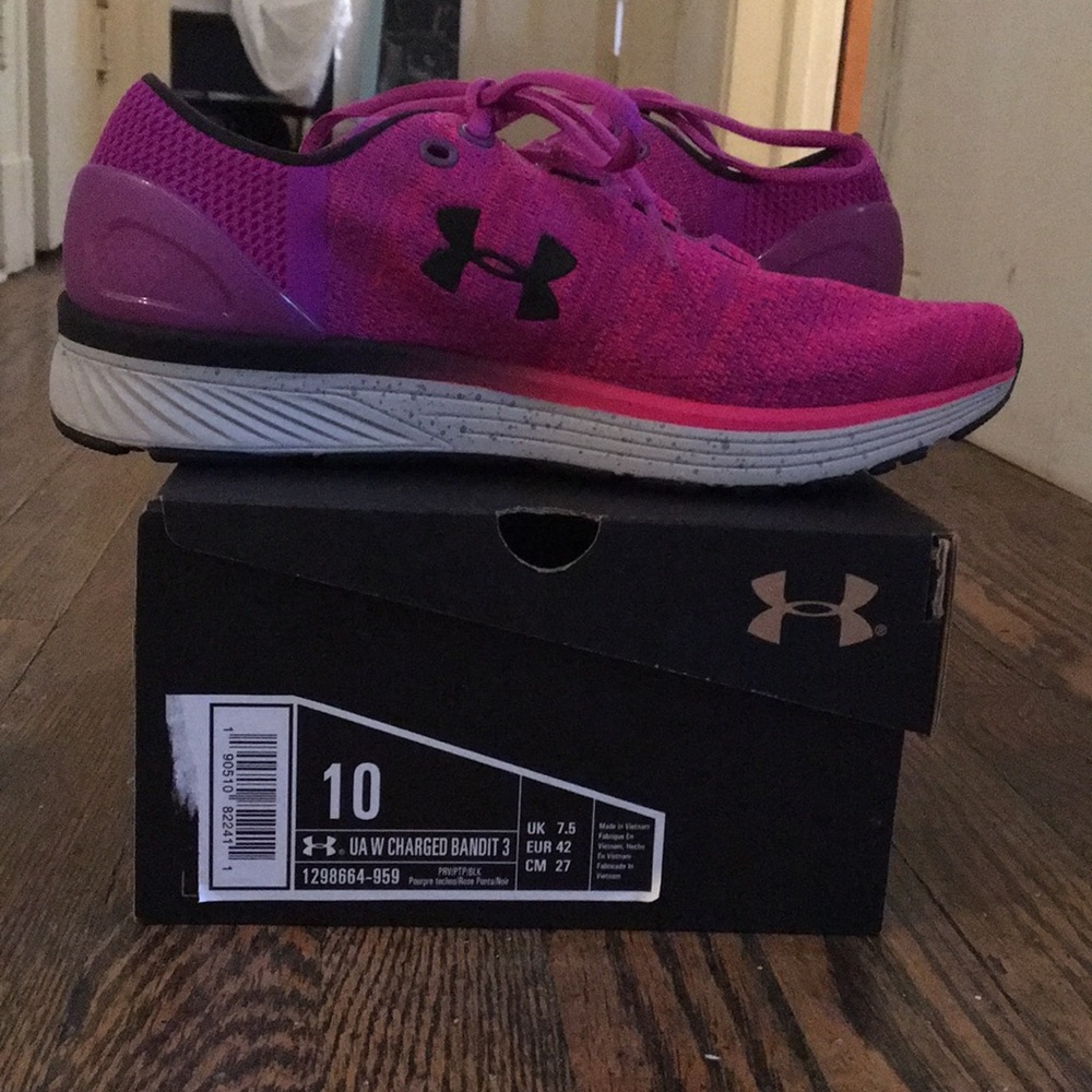 Under armor running/walking shoes